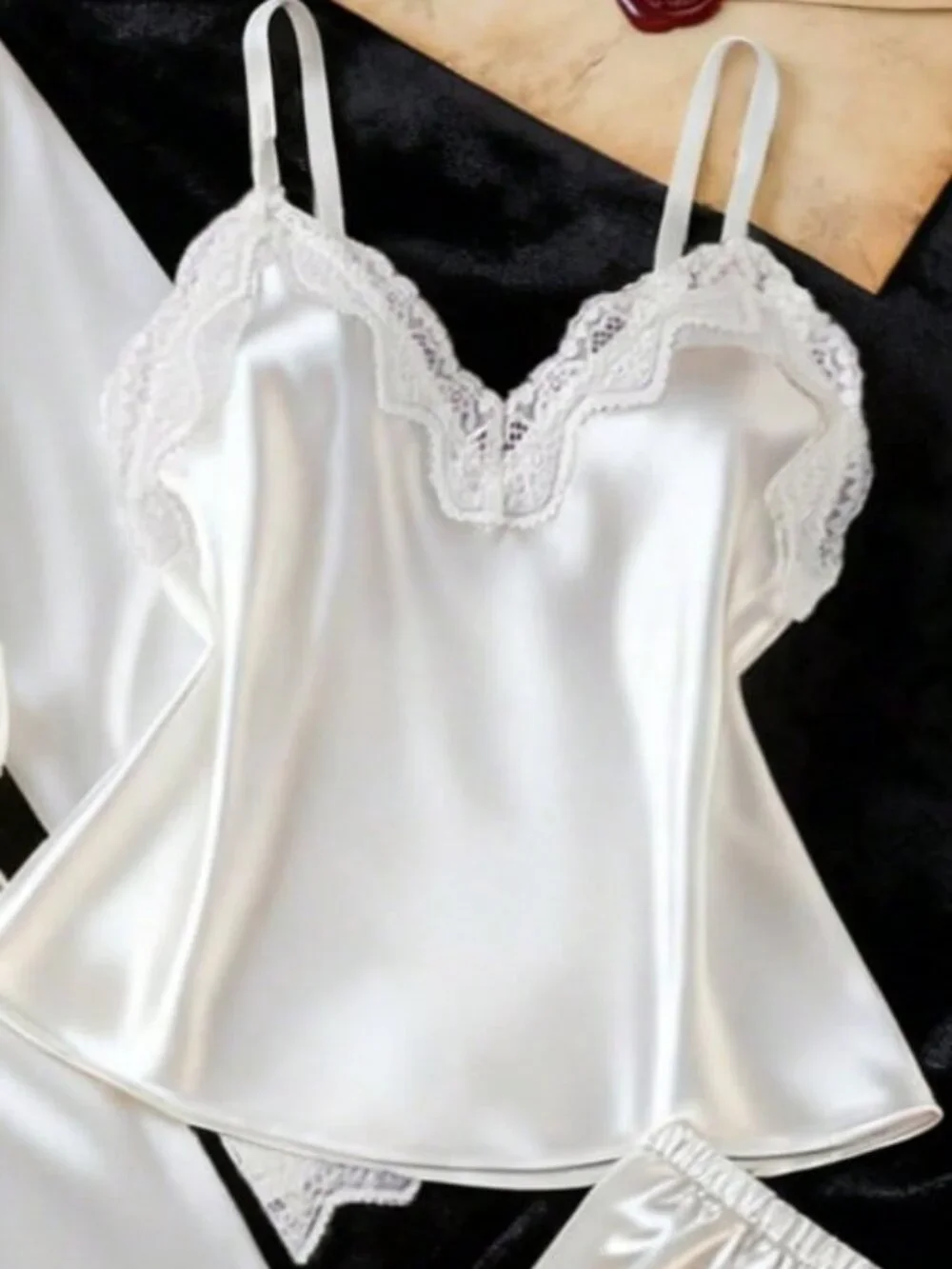 White Romantic Women's Satin & Lace detailed 4 piece Pajama Set